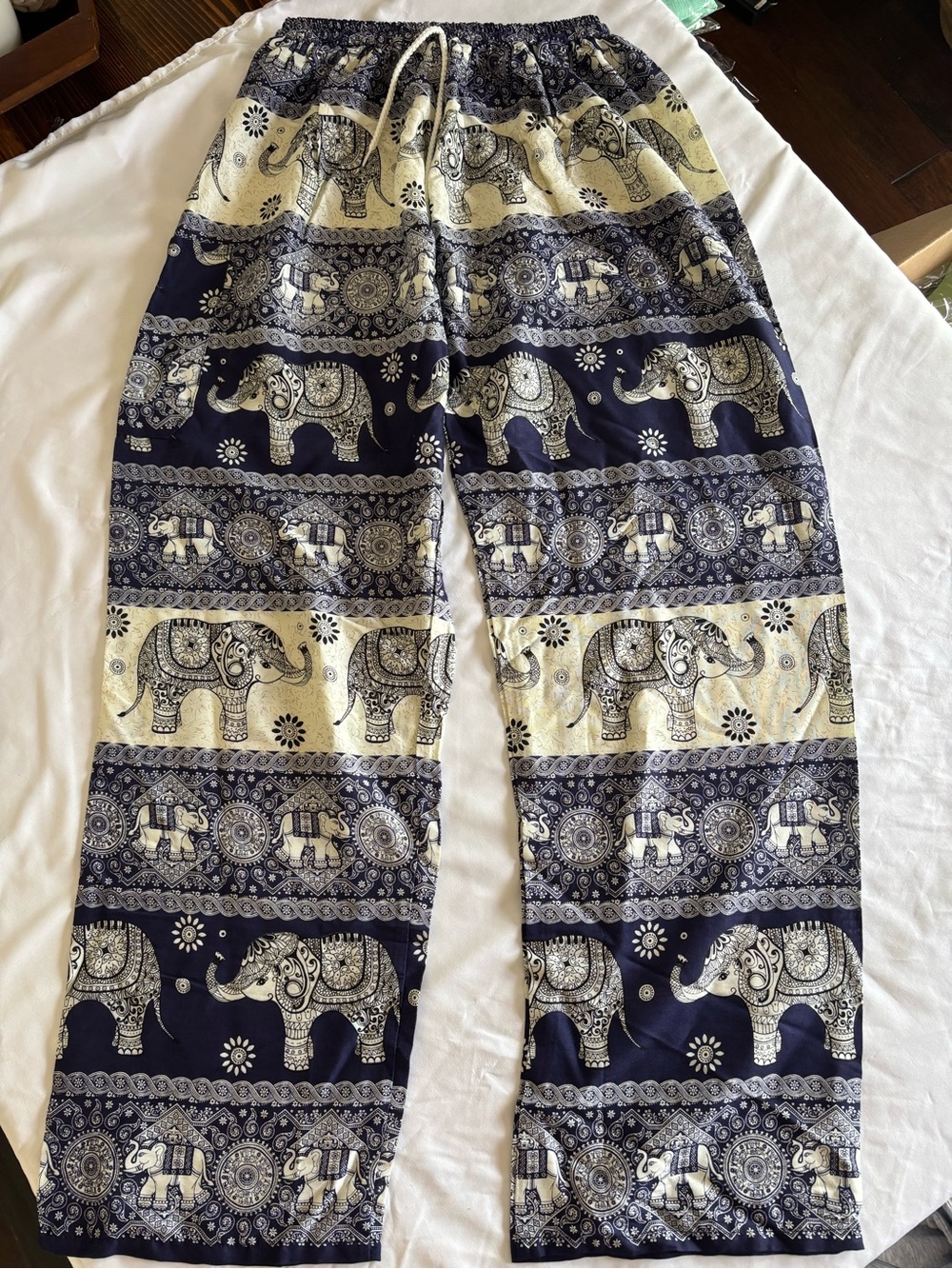Women’s Elephant Print Lounge Pants in Navy and Cream